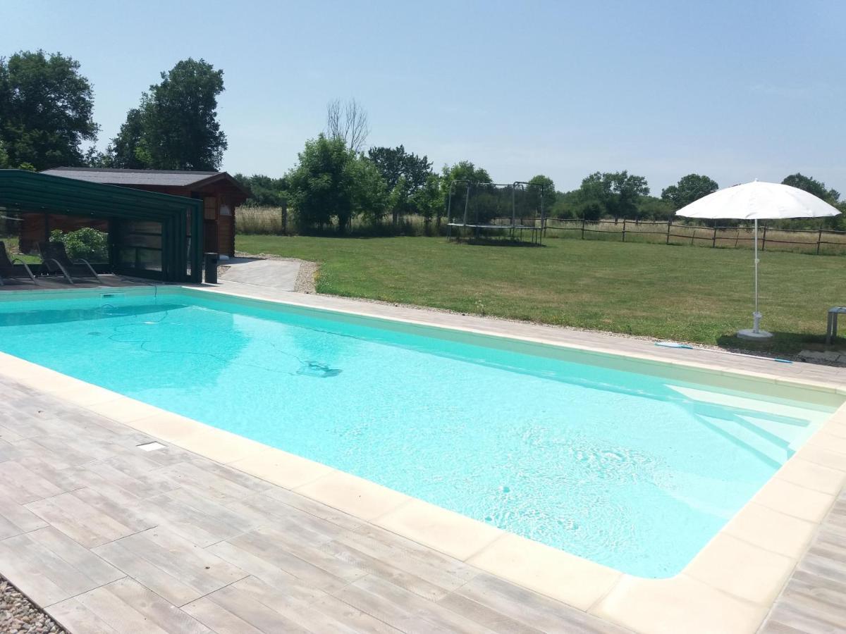 Les Malvaux Panzió Huriel Kültér fotó